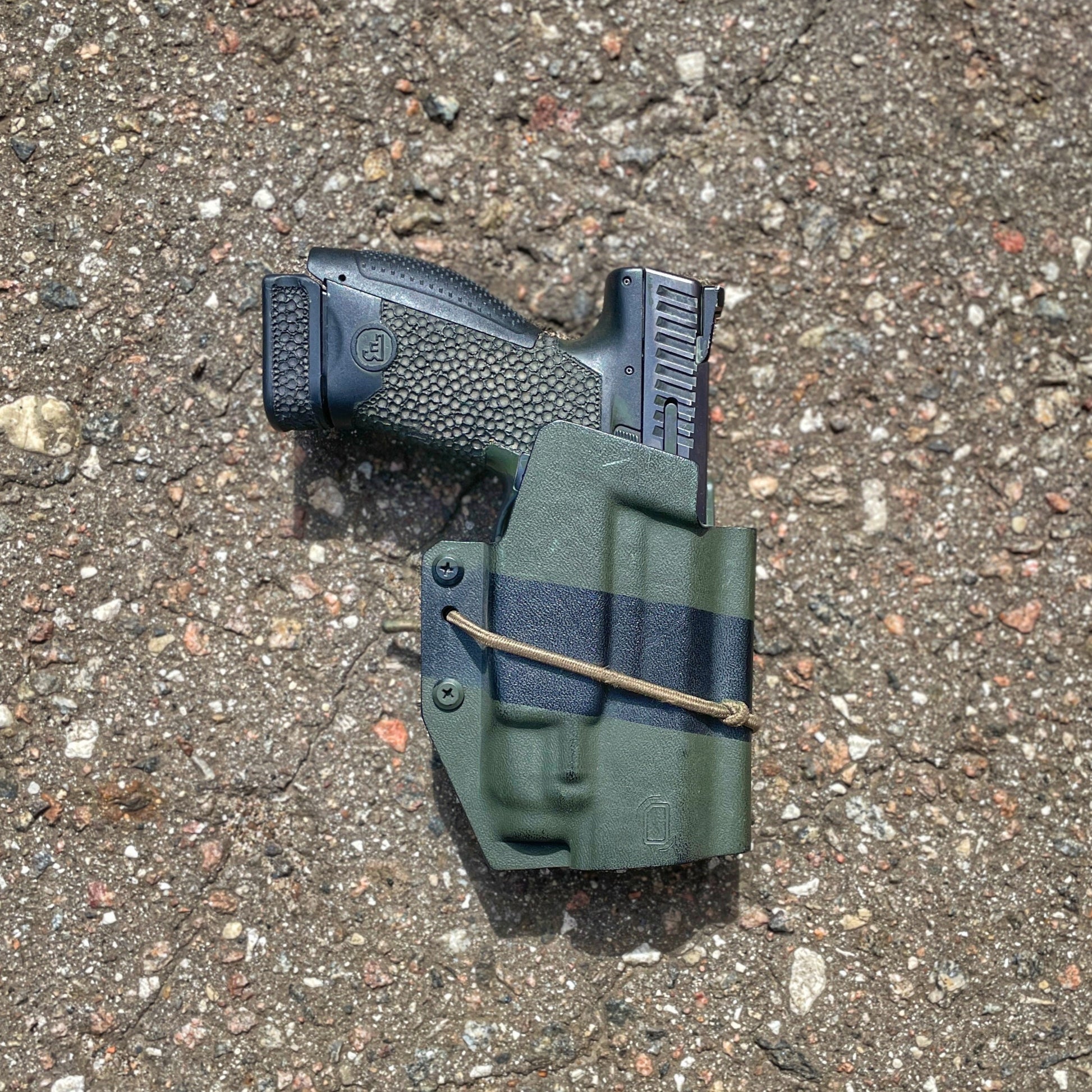 PANNELTAC KYDEX OWB MID-DROP holster for CZ P10C with TLR-7