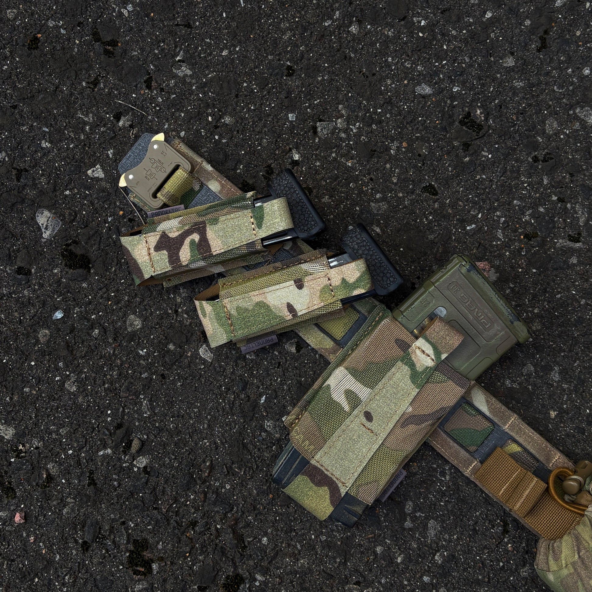 PANNELTAC PISTOL and PMAG CARRIERS in MultiCam Original mounted to PANNELTAC STRIDE belt