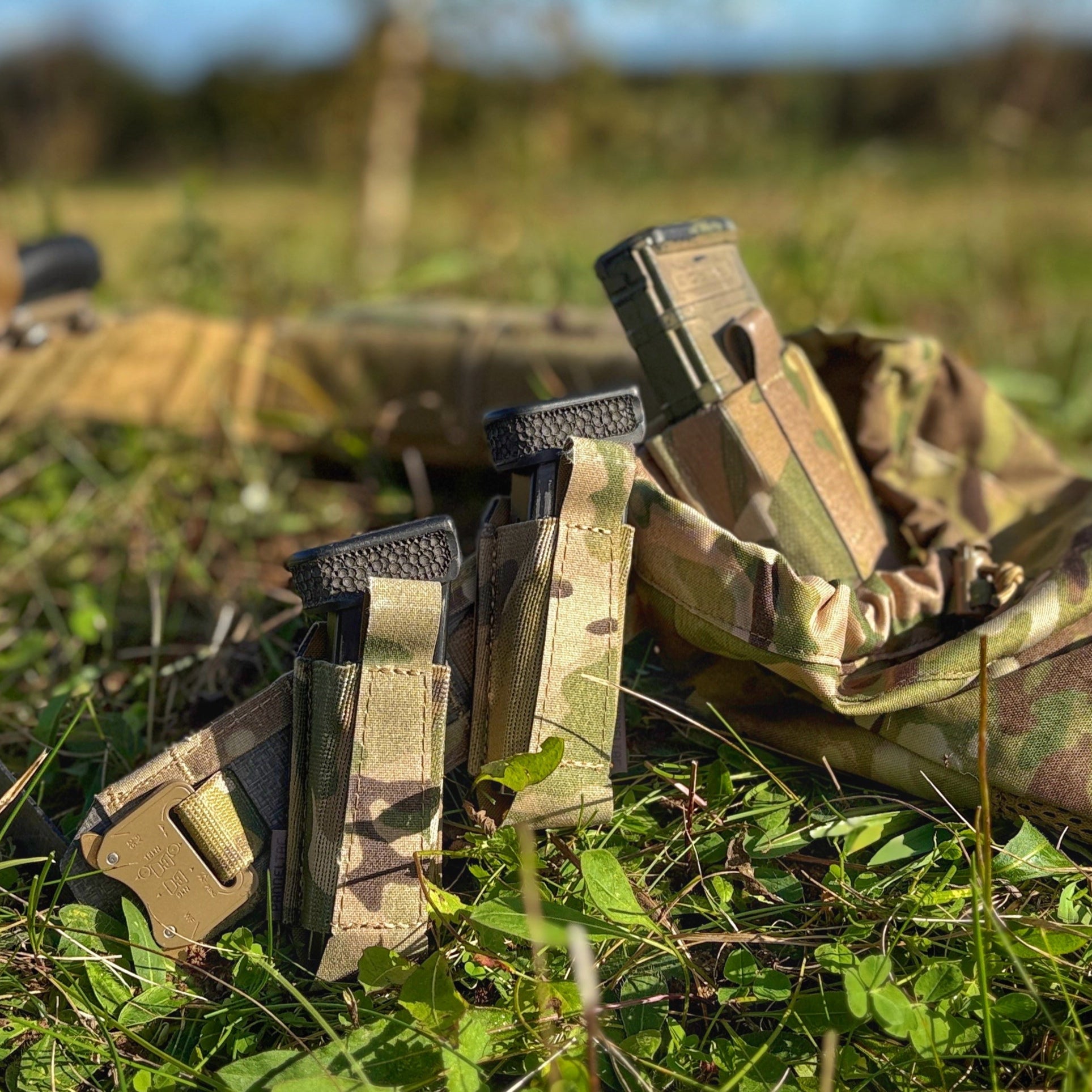 PANNELTAC pistol and AR-15 FLEX pouch in MultiCam Original on PANNELTAC STRIDE belt