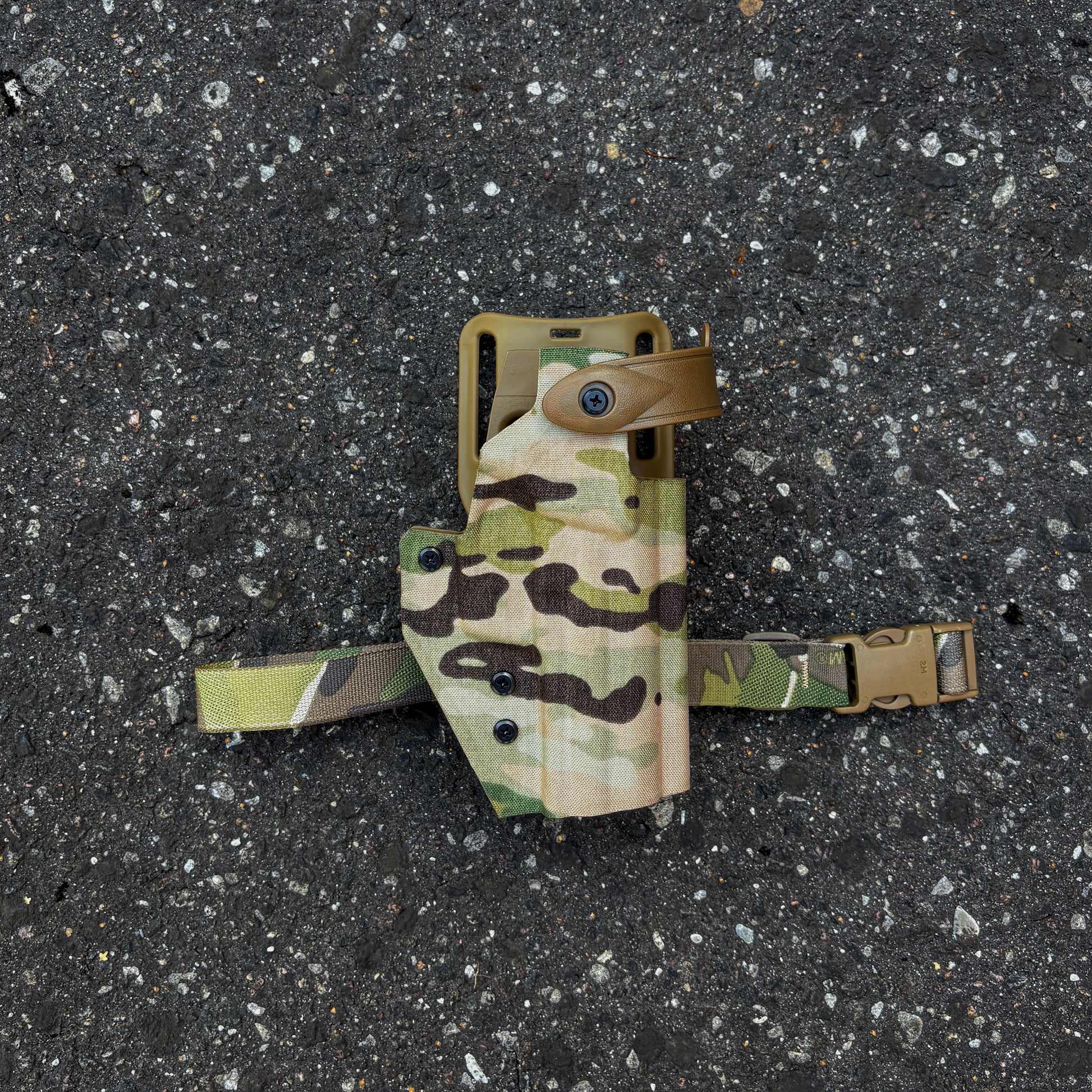 PANNELTAC LVL2 KYDEX holster for H&K USP in MultiCam wrap with PANNELTAC Thigh strap (TS-2)