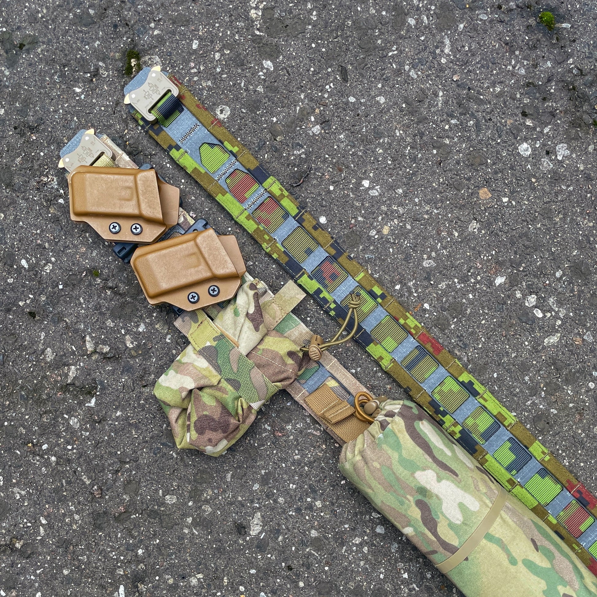 PANNELTAC STRIDE belt in both MultiCam and ESTDCU colorway along with PANNELTAC magazine holders.