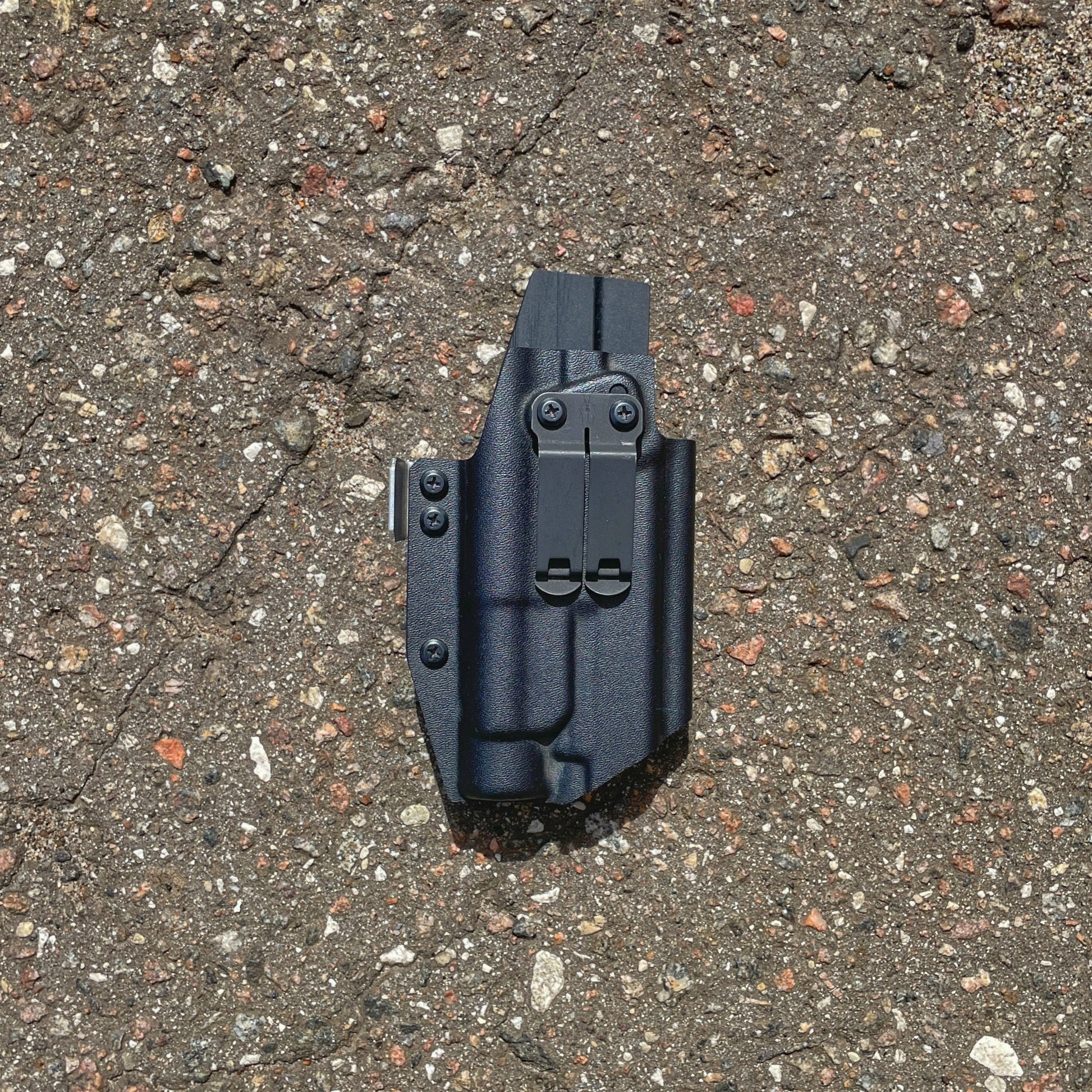 PANNELTAC IWB KYDEX HOLSTER for GLOCK 17 with a TLR-1