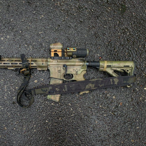 PANNELTAC RIFLE SLING RIHMIK-1 in MultiCam Black with a Smith & Wesson M&P15 rifle